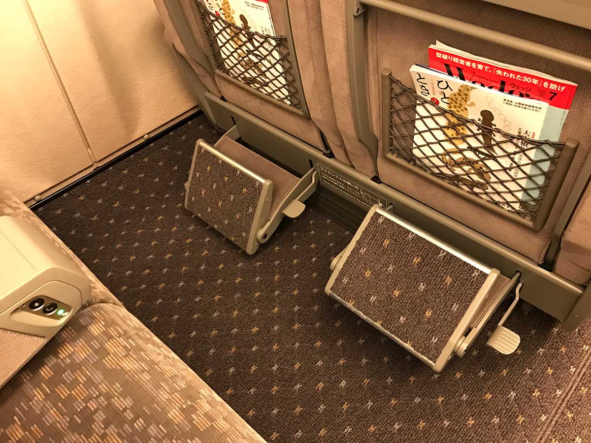 新幹線のグリーン車はゆったり落ち着いた空間で快適すぎる シュミカコ