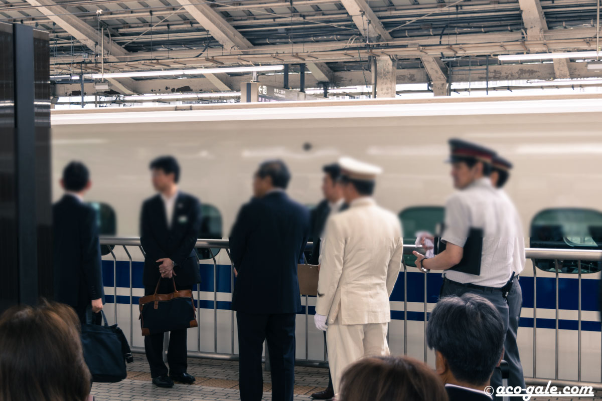 東京 新幹線の偉大さ シュミカコ